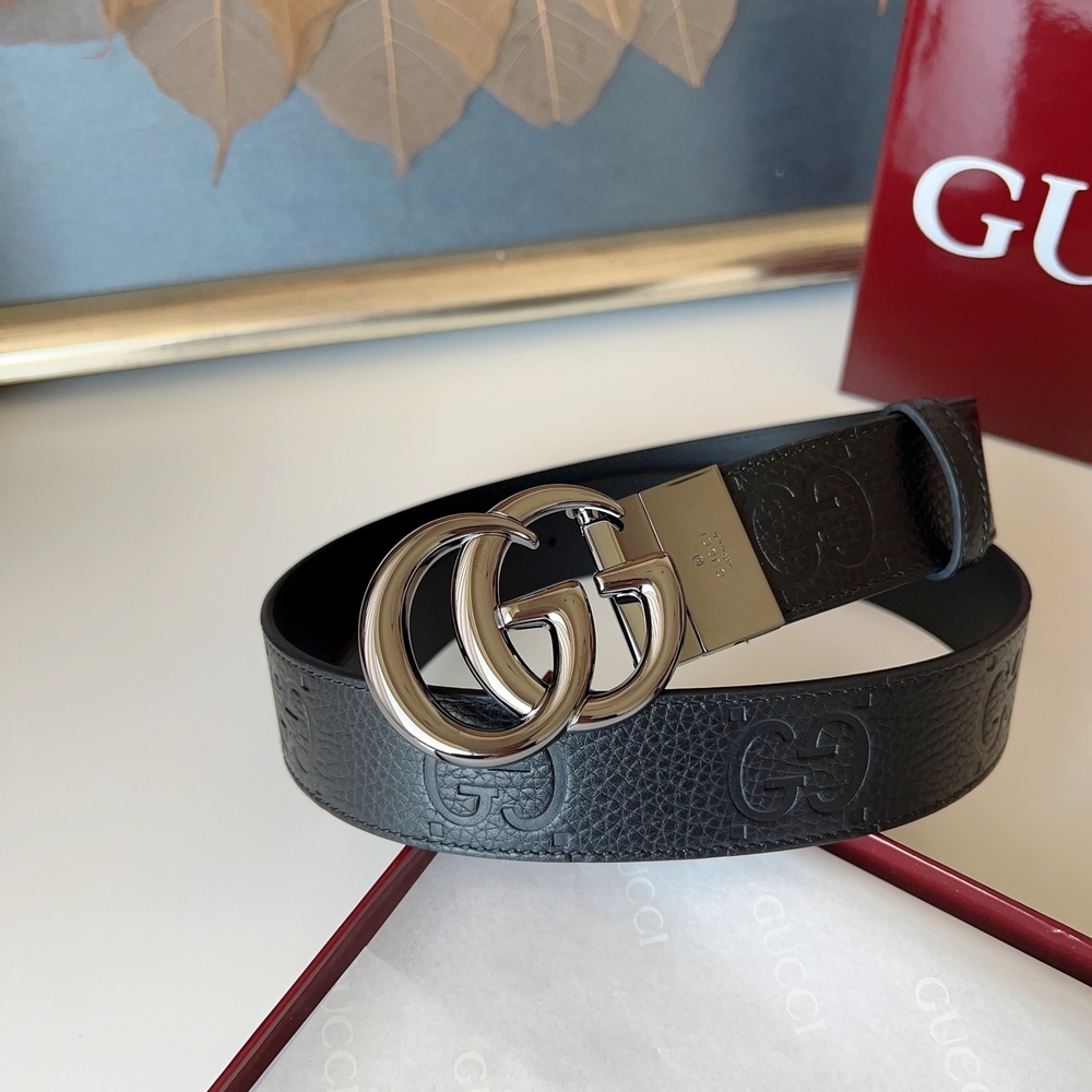 Gucci Black Leather Reversible Belt for Men